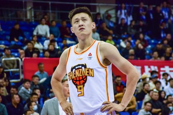 教練教你打籃球！周鵬13中10砍24分&生涯總得分升歷史第十三！